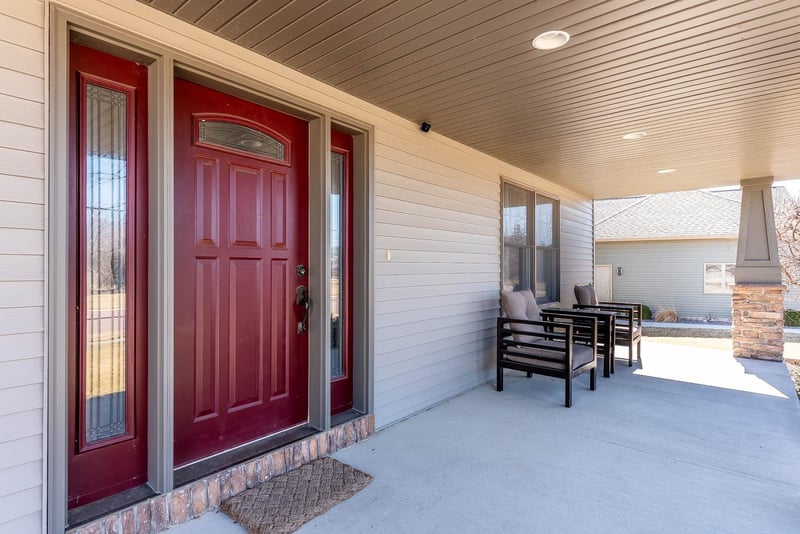 109 Grovebrook Dr, Mankato, MN 56001