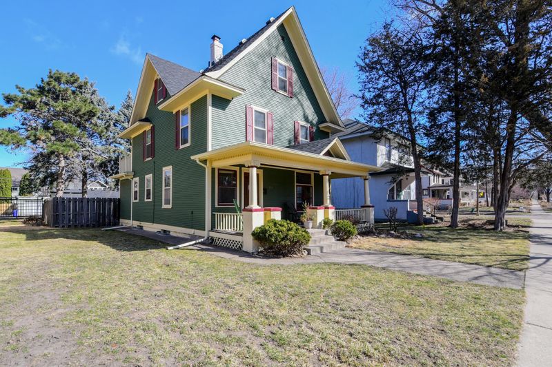1469 Lincoln Ave, Saint Paul, MN 55105