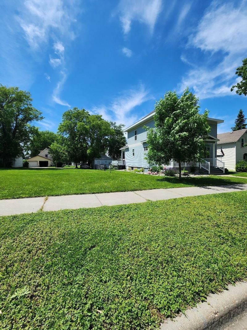 106 Lincoln Ave, Crookston, MN 56716