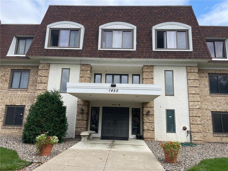 1450 Bidwell St #104, West Saint Paul, MN 55118