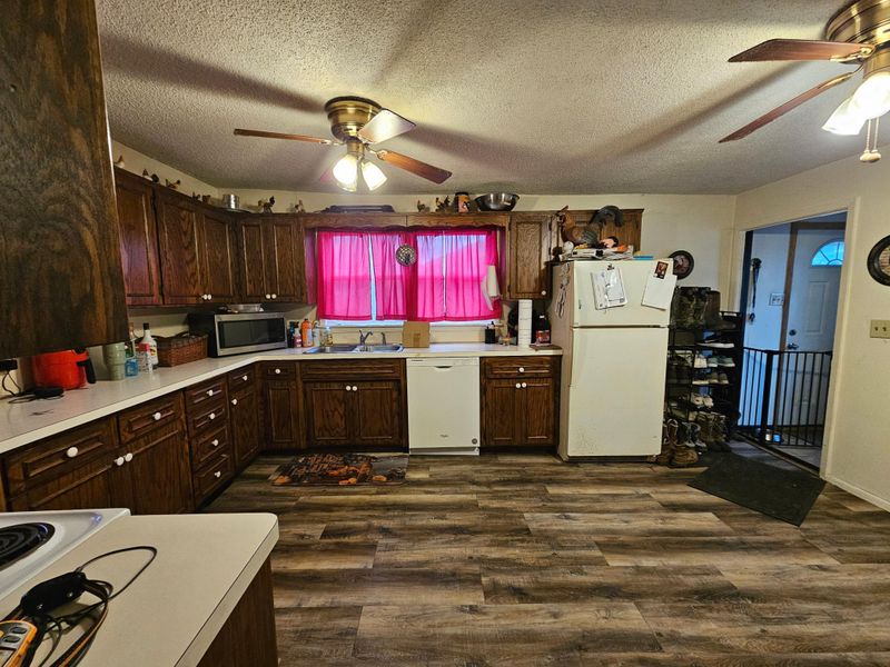 7 1st St SW, Crosby, MN 56441