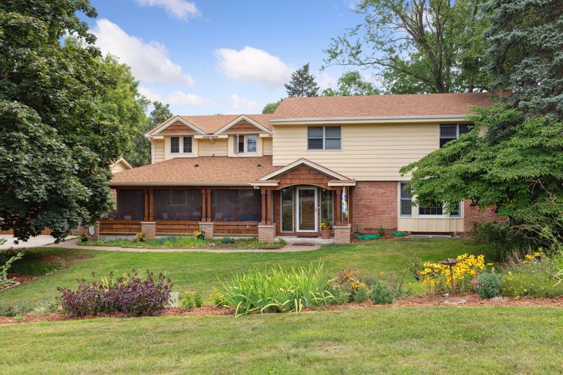 11 Beebe Ave, Mendota Heights, MN 55118
