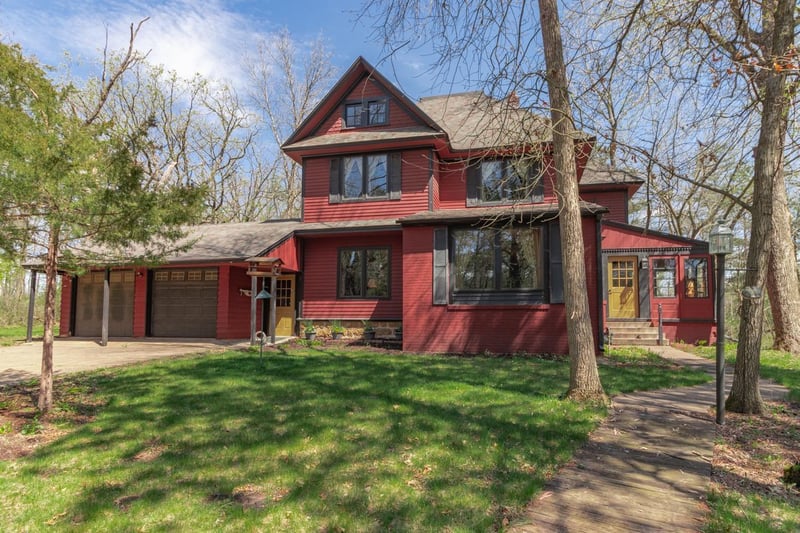 1021 Stagecoach Trl S, Afton, MN 55001