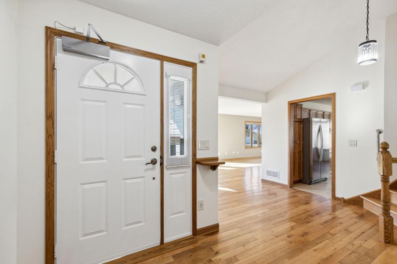 2559 Nemitz Ave E, Maplewood, MN 55119