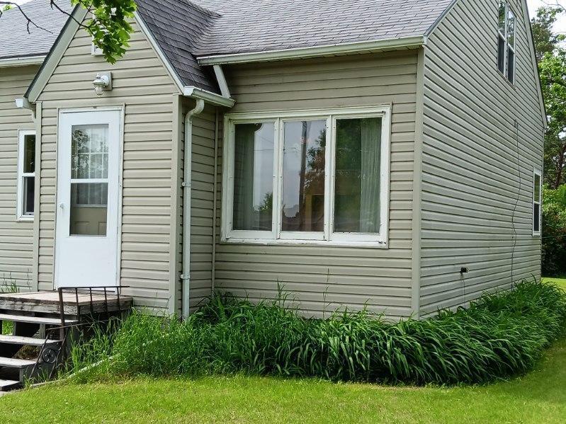 623 N Main St, Badger, MN 56714