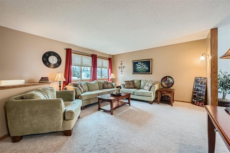1447 Laurel Ave, Saint Paul Park, MN 55071