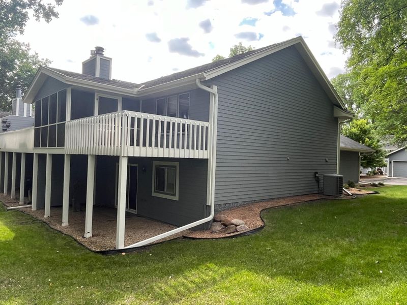 2724 River Woods Ln, Burnsville, MN 55337