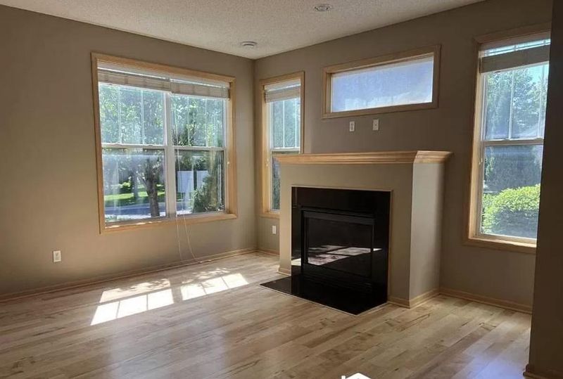 1632 Legacy Pw E #8, Maplewood, MN 55109
