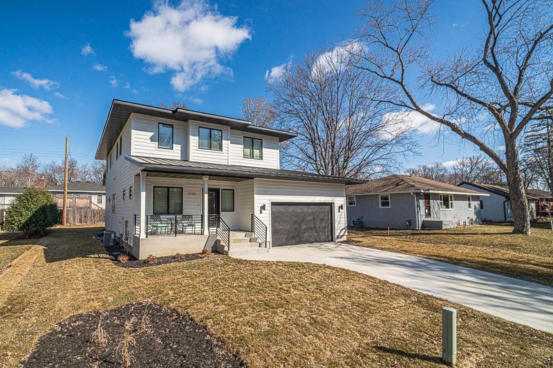 17314 Bay Ln, Minnetonka, MN 55391