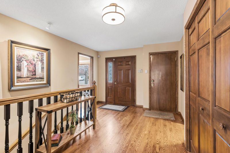 2195 Ferris Ln, Roseville, MN 55113