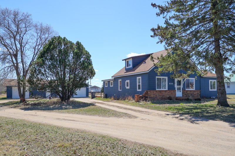 824 Roosevelt Rd SE, Bemidji, MN 56601