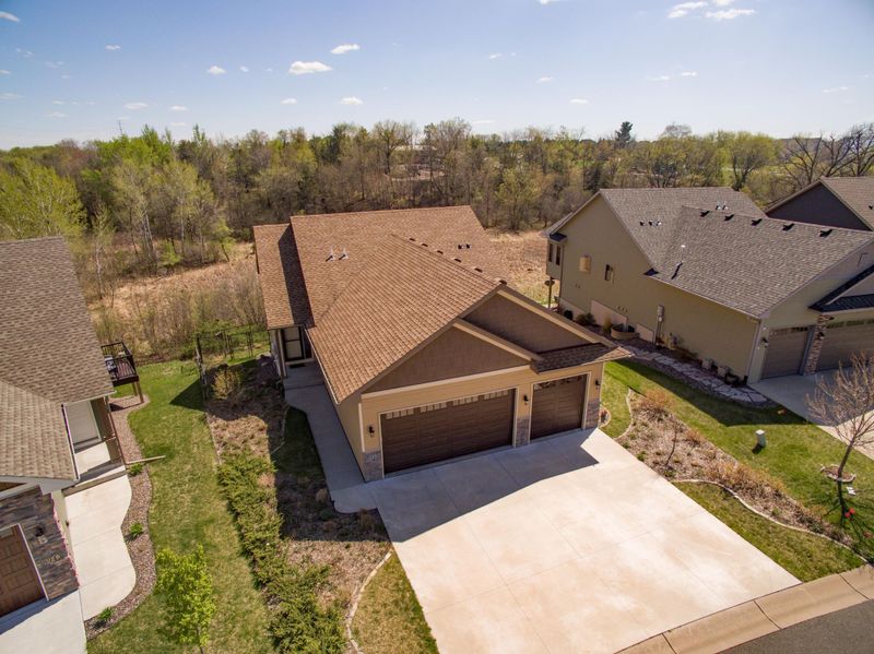 8935 Parkview Cir, Chisago City, MN 55013