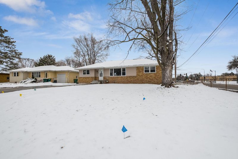 6300 France Ave N, Brooklyn Center, MN 55429