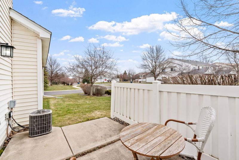 9337 Inland Ln N, Maple Grove, MN 55311