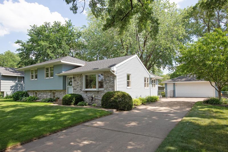 1983 Sunnyside Ter, New Brighton, MN 55112