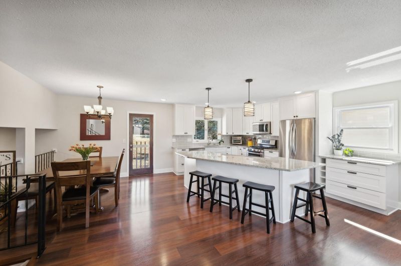 4480 Pleasant Dr, Arden Hills, MN 55112