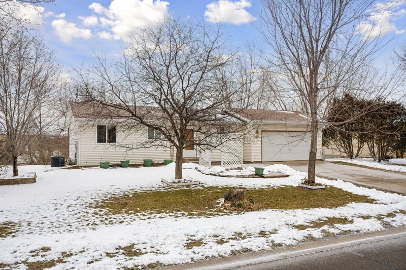 5431 Falcon Ave, Monticello, MN 55362