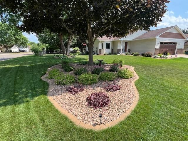 1359 Highland Rd, Stillwater, MN 55082