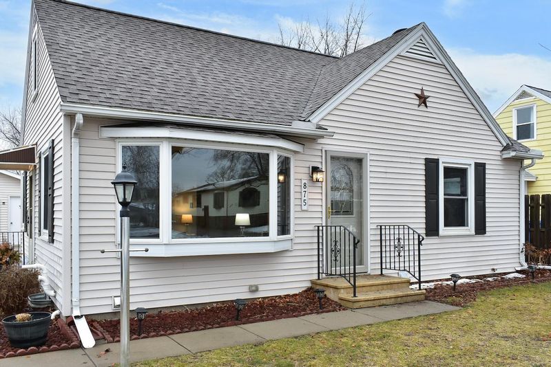875 39th Ave, Winona, MN 55987