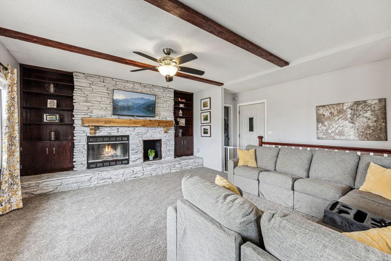 15934 Harmony Way Ct, Apple Valley, MN 55124