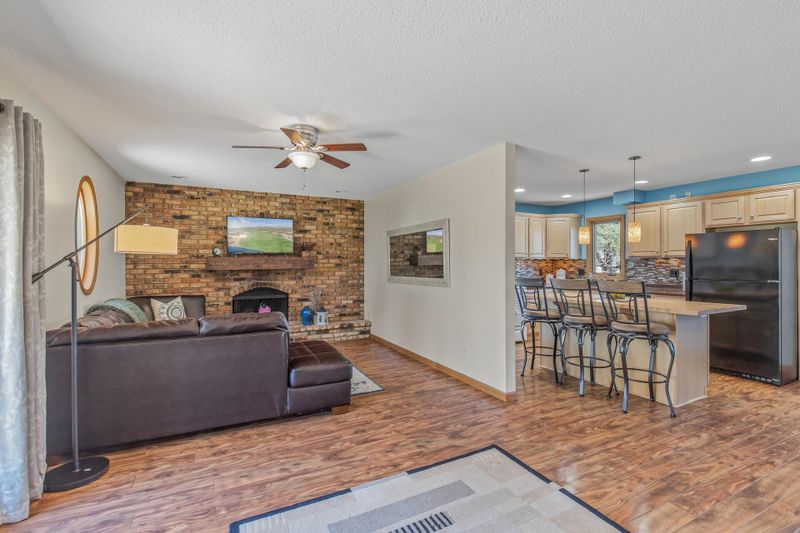 658 Mccallum Dr, New Brighton, MN 55112