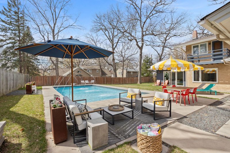 1701 Rhode Island Ave N, Golden Valley, MN 55427