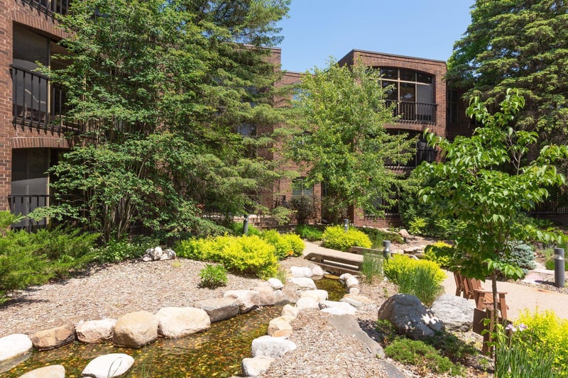 5601 Dewey Hill Rd #205, Edina, MN 55439