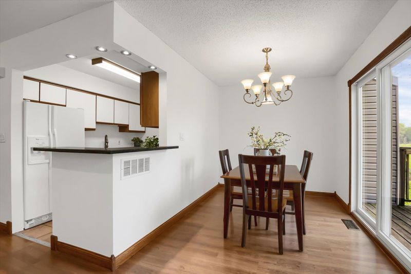 5488 Egan Dr, Savage, MN 55378