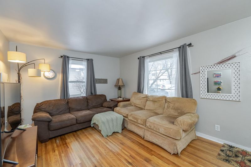 1020 10 1/2 St SE, Rochester, MN 55904