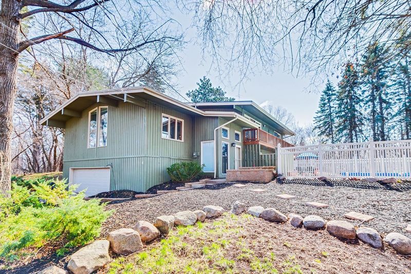 4 Blue Goose Rd, North Oaks, MN 55127