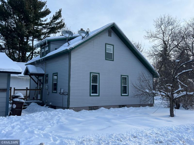 331 Park St S, Mora, MN 55051
