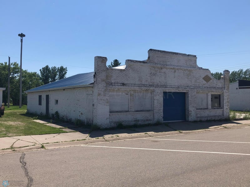101 Thorpe St, Gary, MN 56545