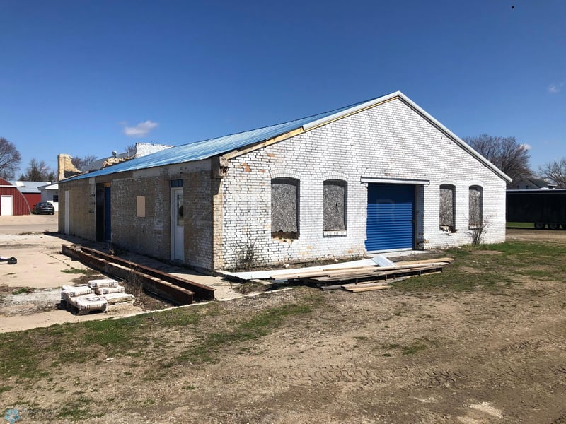 101 Thorpe St, Gary, MN 56545
