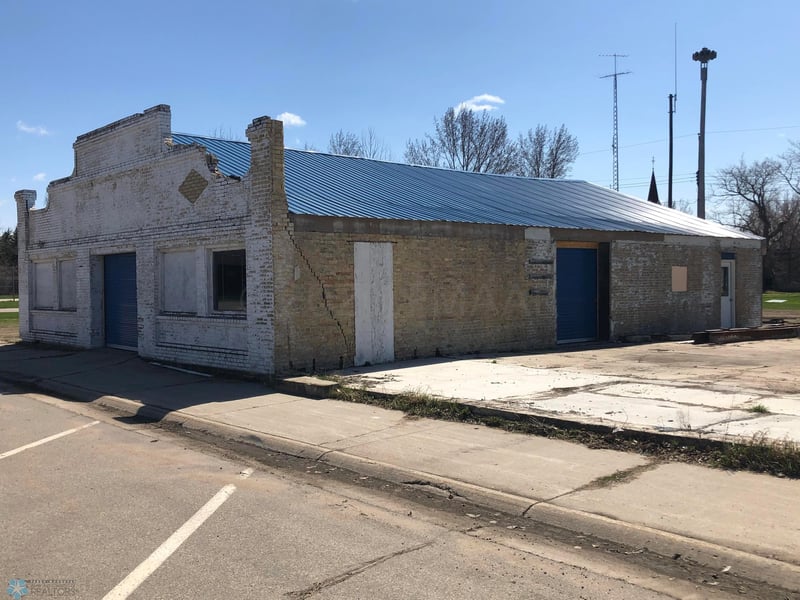 101 Thorpe St, Gary, MN 56545