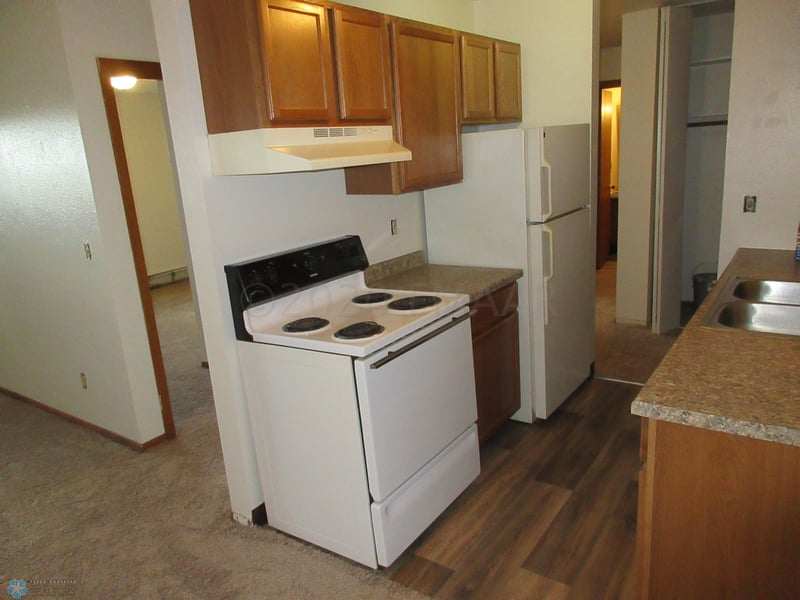 825 4th St NE, Staples, MN 56479