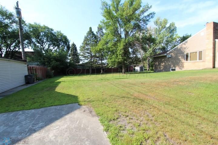 1019 11th Ave S, Moorhead, MN 56560