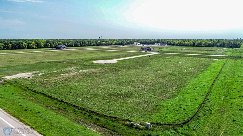 6922 3 St NW, Moorhead, MN 56560
