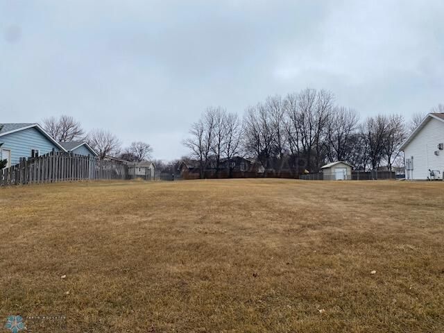 1207 32nd Street Cir S, Moorhead, MN 56560