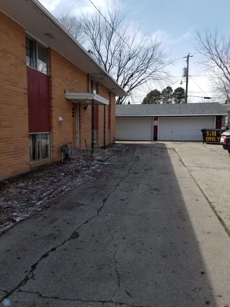 1111 18 1/2 St S, Moorhead, MN 56560