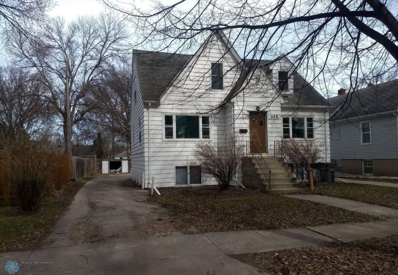 408 13 St S, Moorhead, MN 56560
