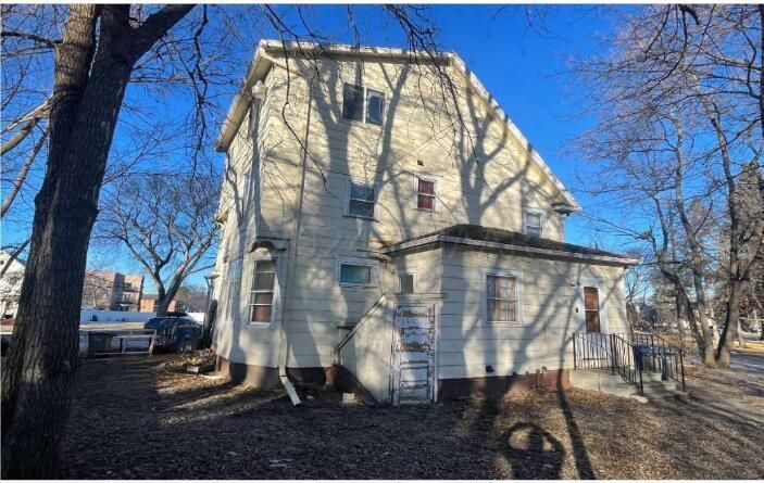 602 9th St S, Moorhead, MN 56560
