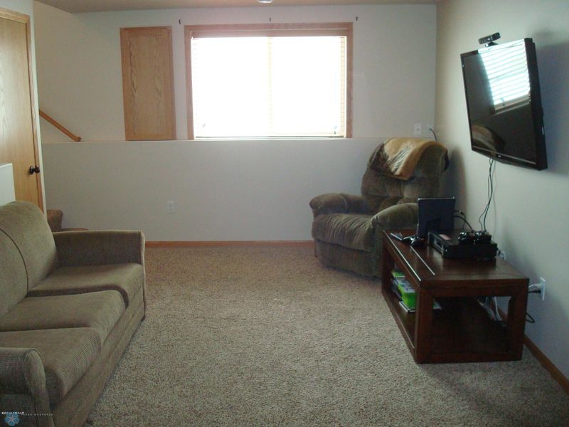 4552 Prairie Dr S, Moorhead, MN 56560