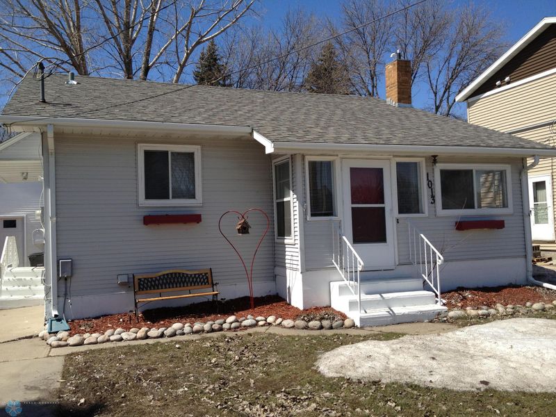 1013 11th St N, Moorhead, MN 56560