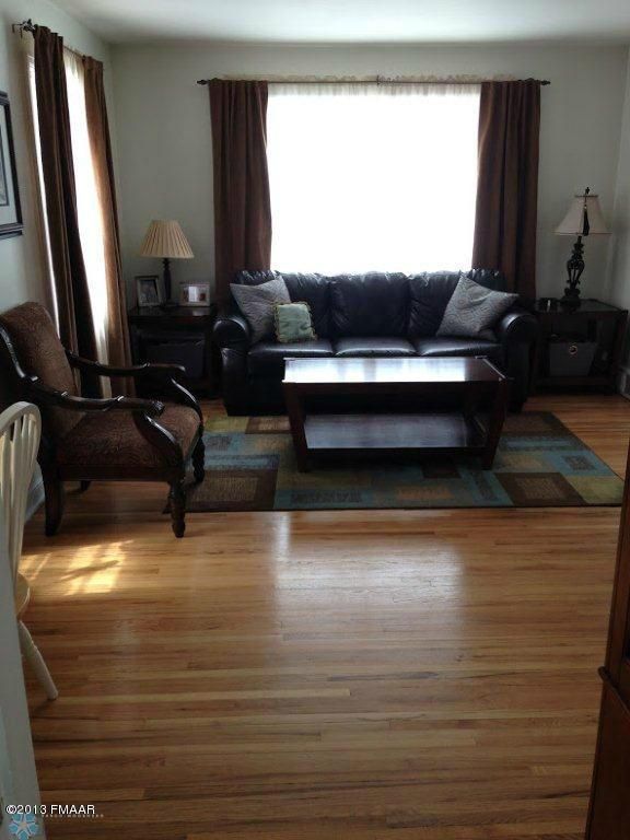 426 12th St S, Moorhead, MN 56560