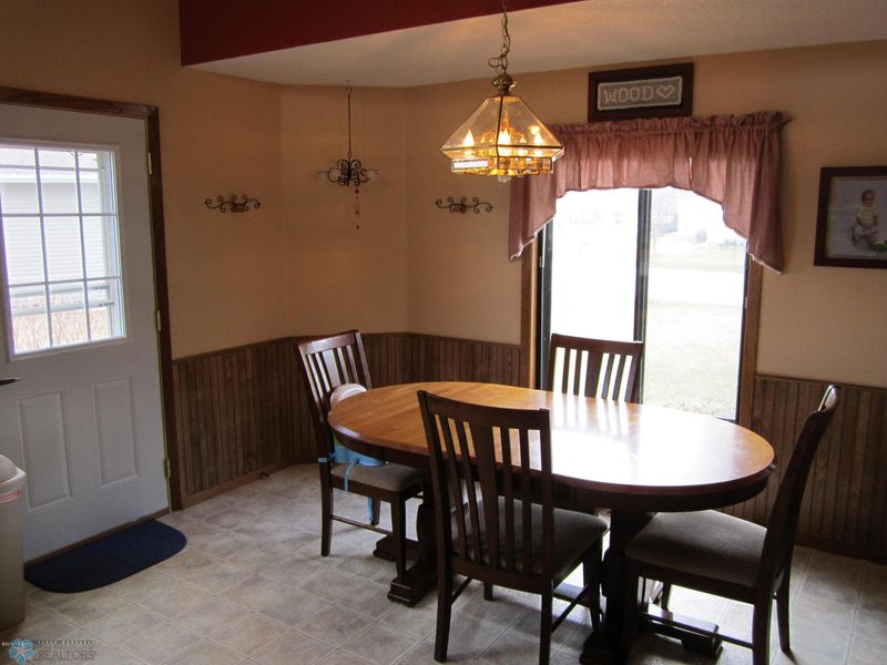 2768 26th St Cir S, Moorhead, MN 56560