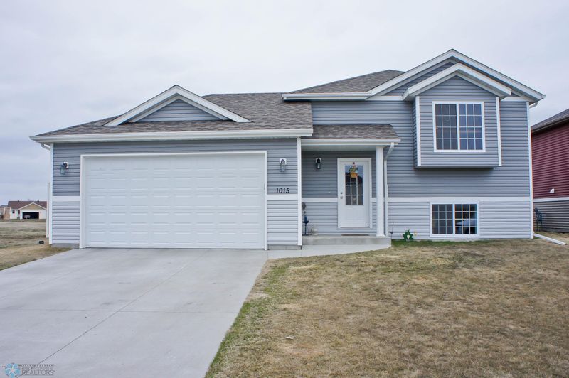 1015 44th Ave S, Moorhead, MN 56560