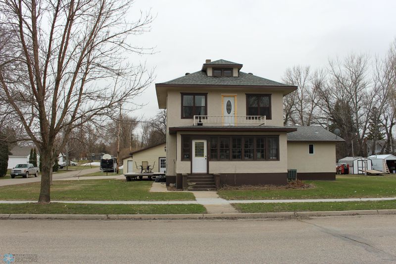 211 Front St W, Hitterdal, MN 56552