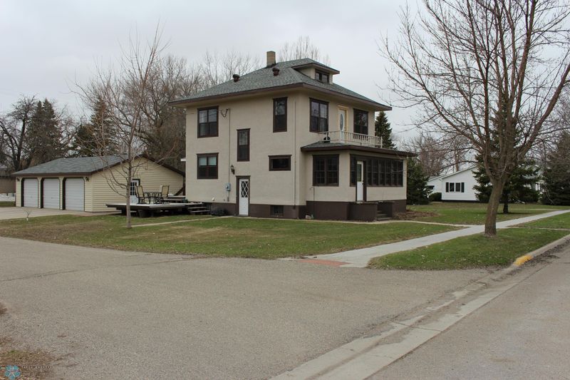211 Front St W, Hitterdal, MN 56552