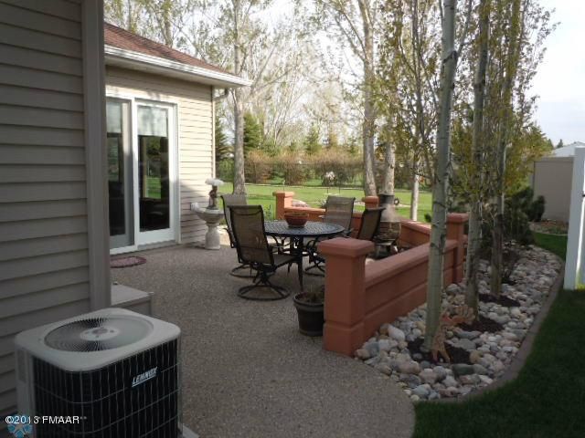 971 18th Avenue Cir N, Moorhead, MN 56560