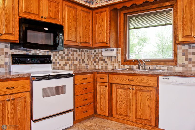 223 3rd St N, Sabin, MN 56580